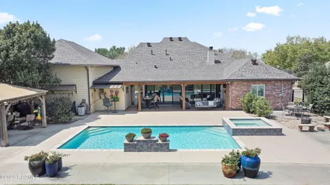 $975,000 | 119 Nellies Lane, Broussard, LA 70518