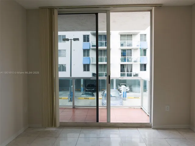 $2,400 | Flagami, Miami, FL 33126