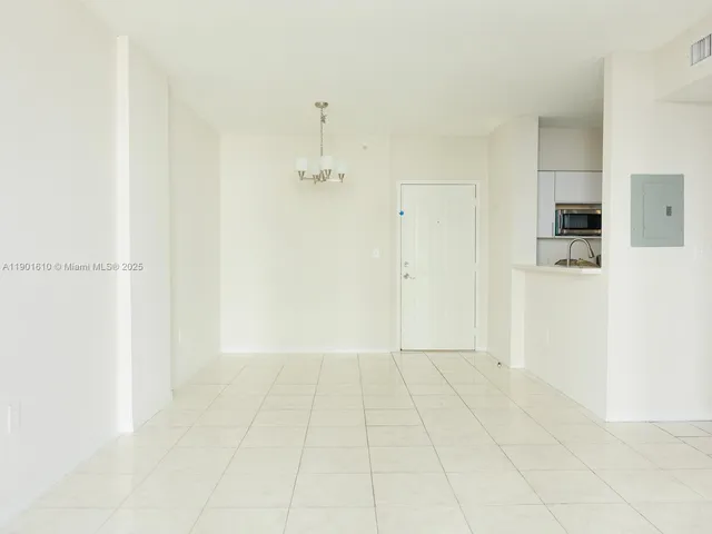 $2,400 | Flagami, Miami, FL 33126