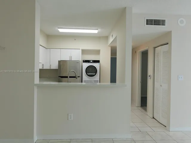 $2,400 | Flagami, Miami, FL 33126