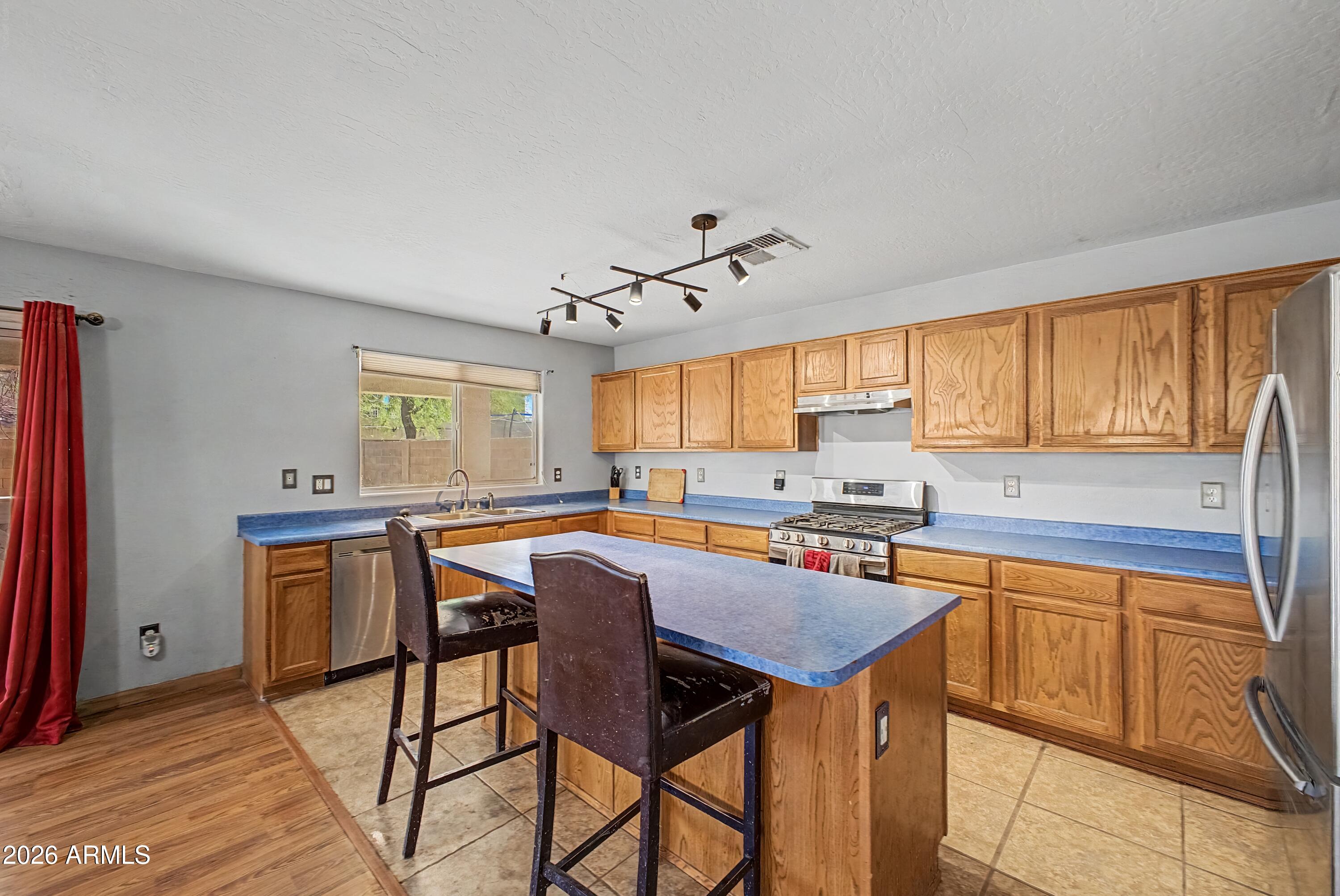 6519 West Toronto Way Phoenix, AZ 85043 - Photo 7 of 29 08 Toronto