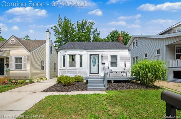 $225,000 | 551 East Maplehurst Avenue, Ferndale, MI 48220