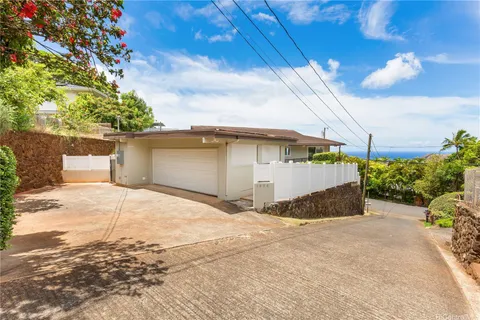 $1,430,000 | 1898 Iwi Way, Honolulu, HI 96816