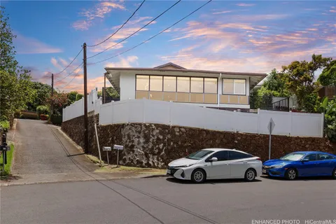 $1,430,000 | 1898 Iwi Way, Honolulu, HI 96816