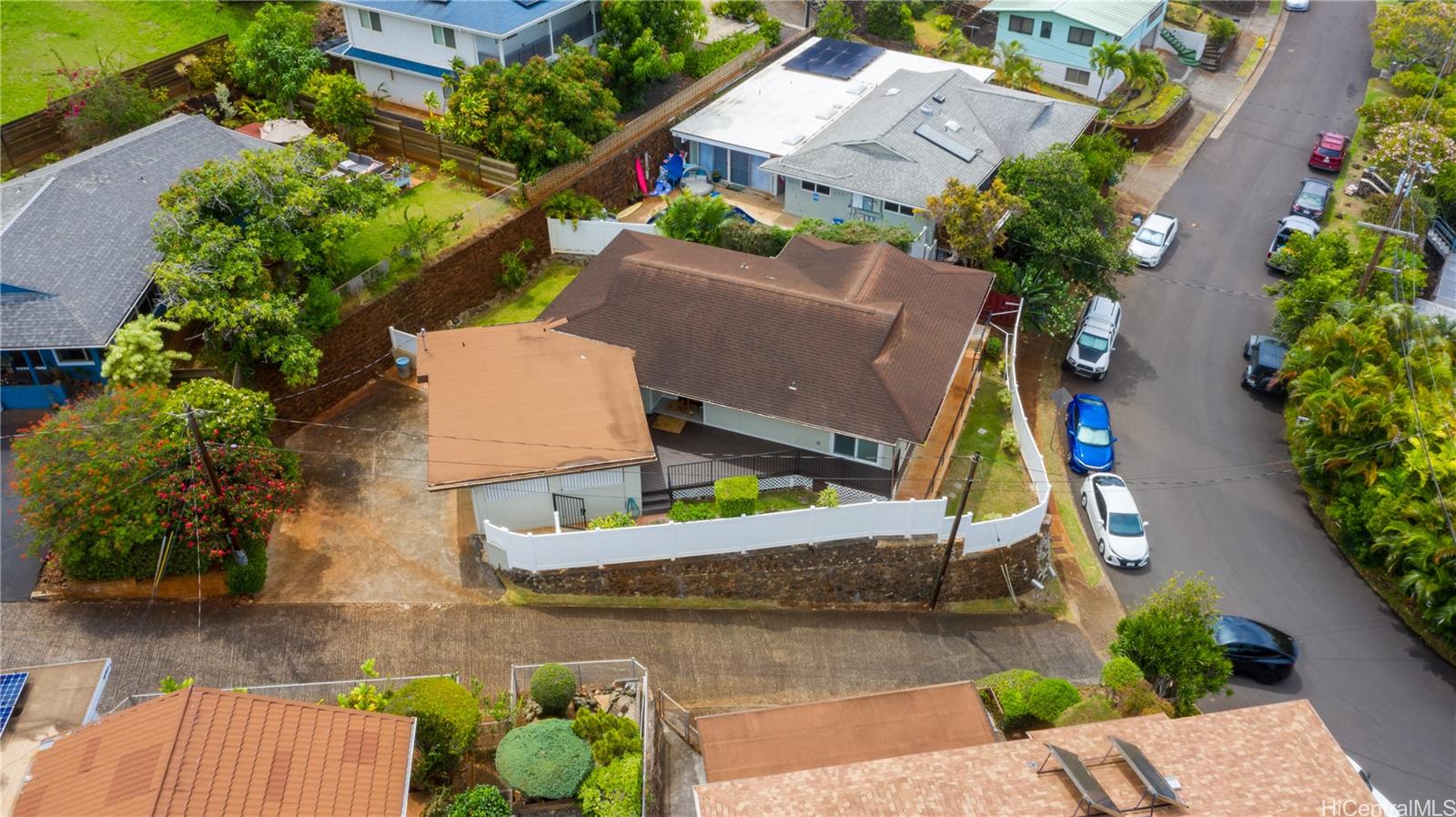 1898 Iwi Way Honolulu, HI 96816 - Photo 23 of 25 an aerial view of a house