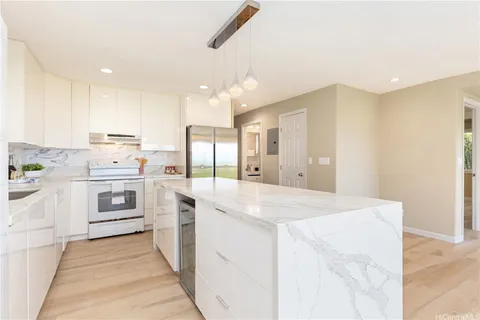 $1,430,000 | 1898 Iwi Way, Honolulu, HI 96816