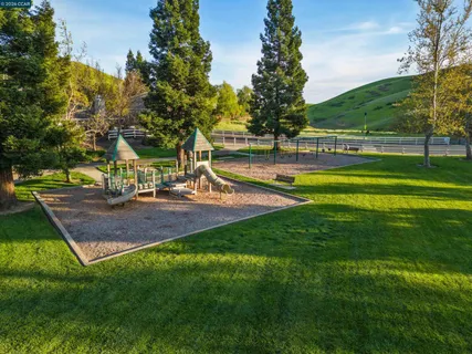 $1,948,000 | 415 Skycrest Drive, Danville, CA 94506