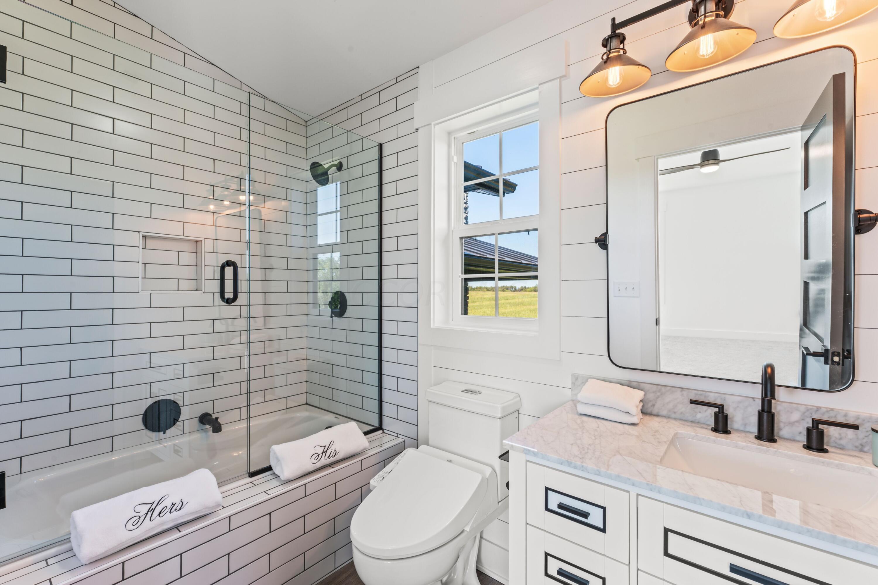 28305 Chestnut Ridge Road Danville, OH 43014 - Photo 42 of 50 Owner's Bath