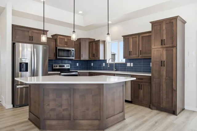 $499,900 | 7494 Eagle Point Drive South, Fargo, ND 58104