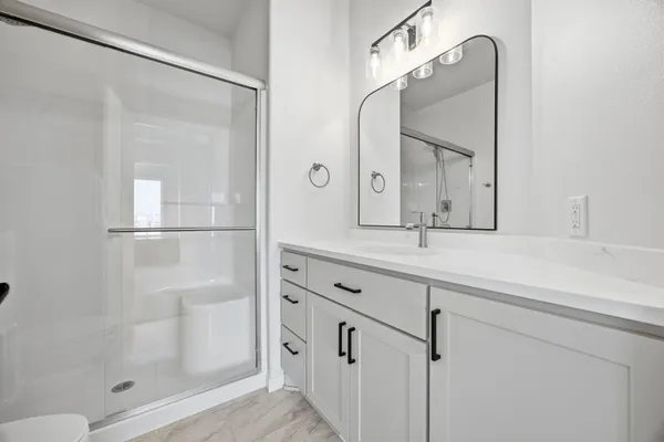 $499,900 | 7494 Eagle Point Drive South, Fargo, ND 58104