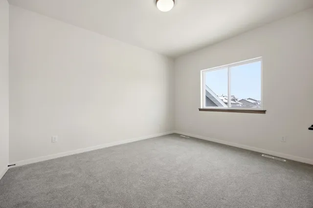 $499,900 | 7494 Eagle Point Drive South, Fargo, ND 58104