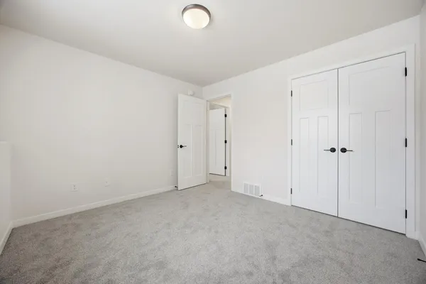 $499,900 | 7494 Eagle Point Drive South, Fargo, ND 58104