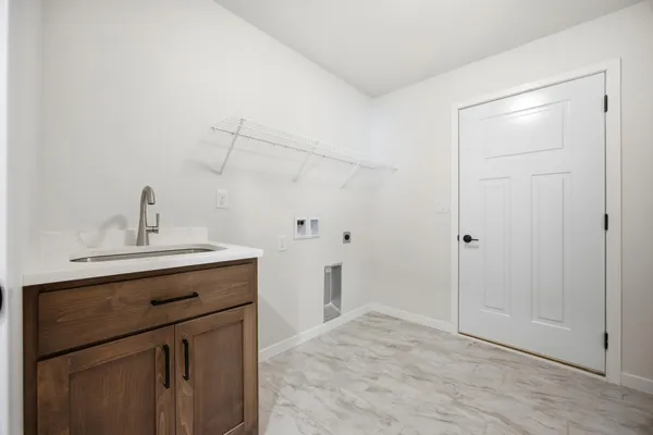 $499,900 | 7494 Eagle Point Drive South, Fargo, ND 58104