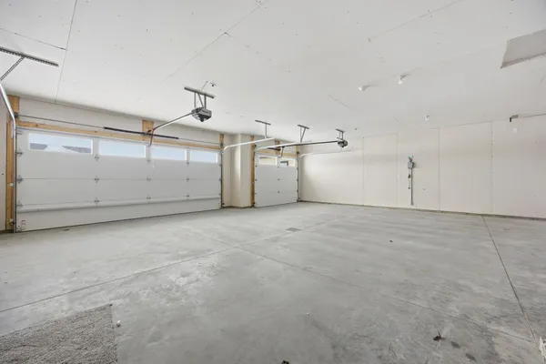 $499,900 | 7494 Eagle Point Drive South, Fargo, ND 58104