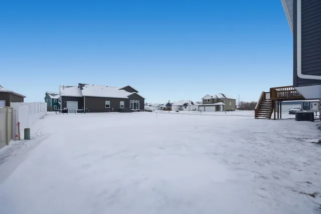 $499,900 | 7494 Eagle Point Drive South, Fargo, ND 58104