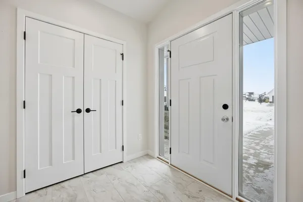 $499,900 | 7494 Eagle Point Drive South, Fargo, ND 58104