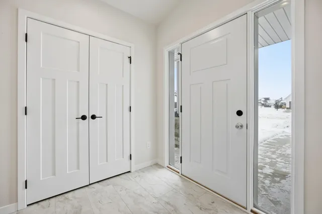 $499,900 | 7494 Eagle Point Drive South, Fargo, ND 58104