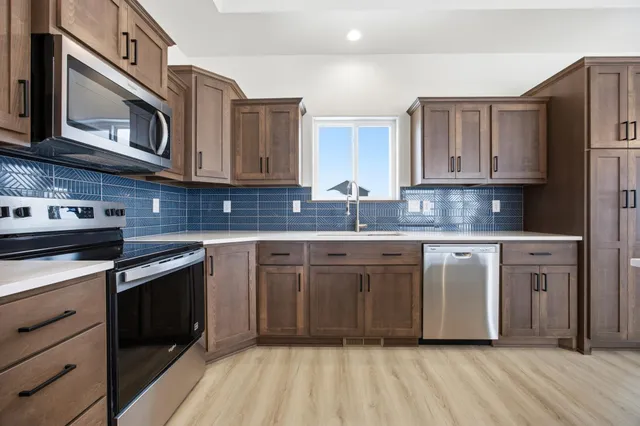 $499,900 | 7494 Eagle Point Drive South, Fargo, ND 58104