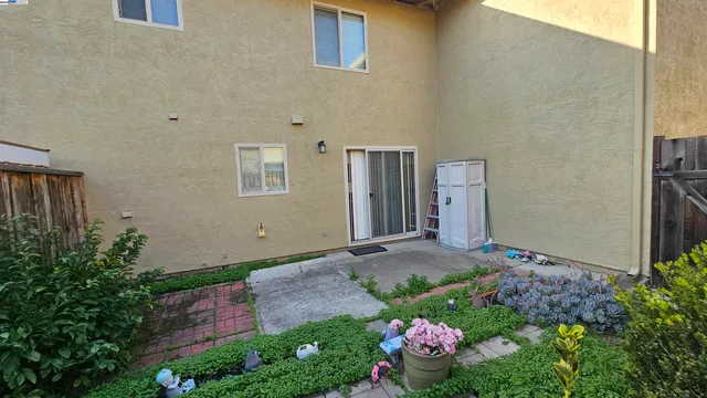 $496,000 | 33 Paseo Grande, Unit D, Hayward, CA 94541