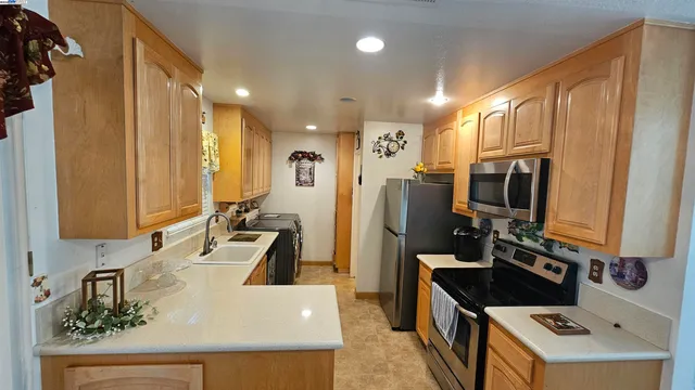 $496,000 | 33 Paseo Grande, Unit D, Hayward, CA 94541