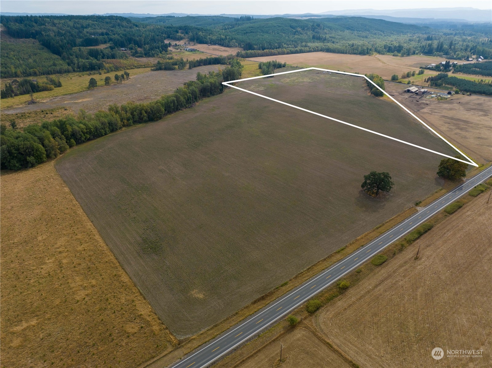 2 Maw Road Toledo, WA 98591 - Photo 6 of 26 a view of a tennis court