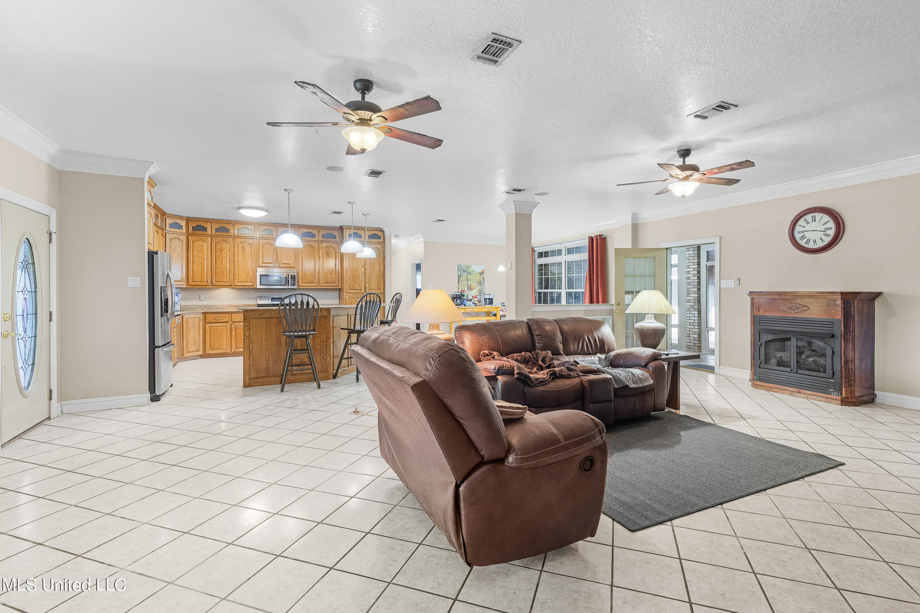 7013 Letort Lane Biloxi, MS 39532 - Photo 7 of 44 7013Letortelane-13