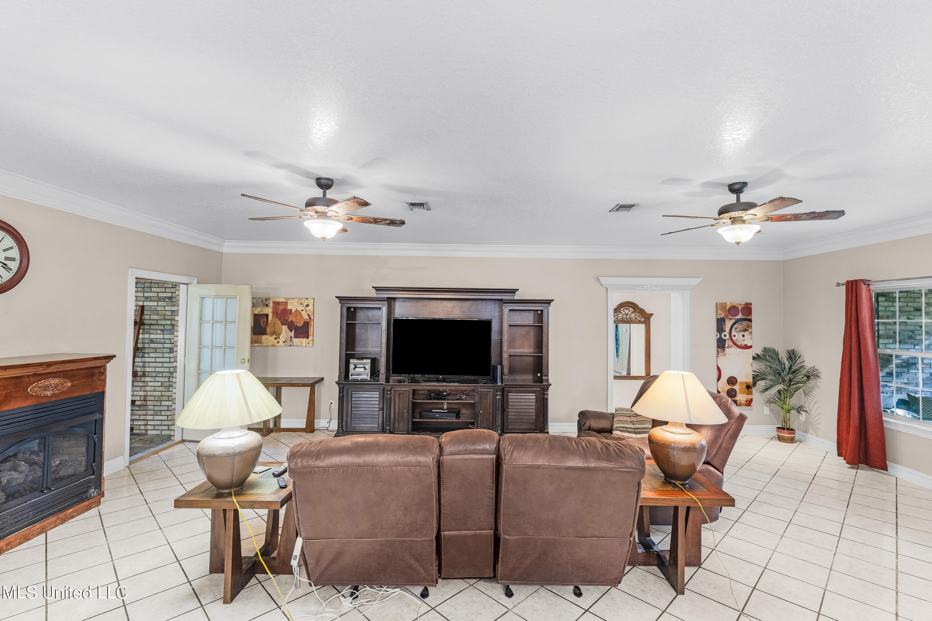 7013 Letort Lane Biloxi, MS 39532 - Photo 9 of 44 7013Letortelane-15