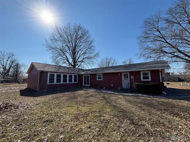 $230,000 | 710 North Maple Street, Vandalia, MO 63382