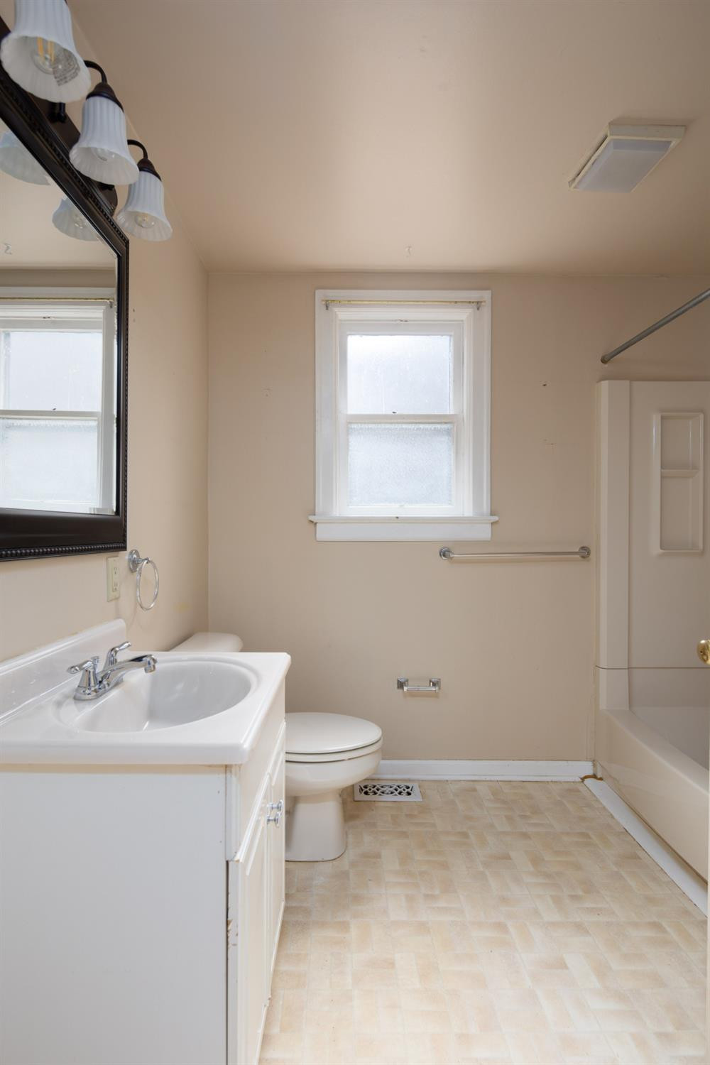 1124 Liberty Road Lexington, KY 40505 - Photo 9 of 22 Photo 9