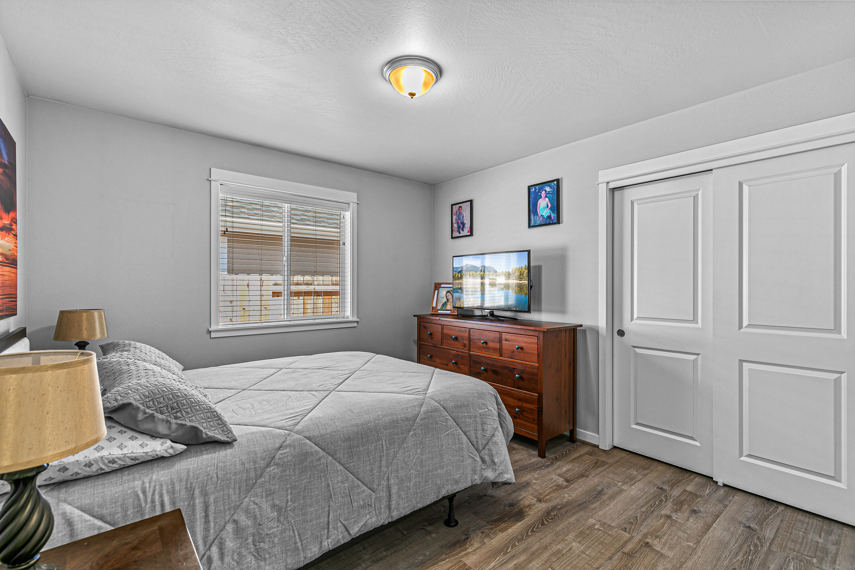 301 Reanna Way Medford, OR 97501 - Photo 12 of 36 9R9A8527