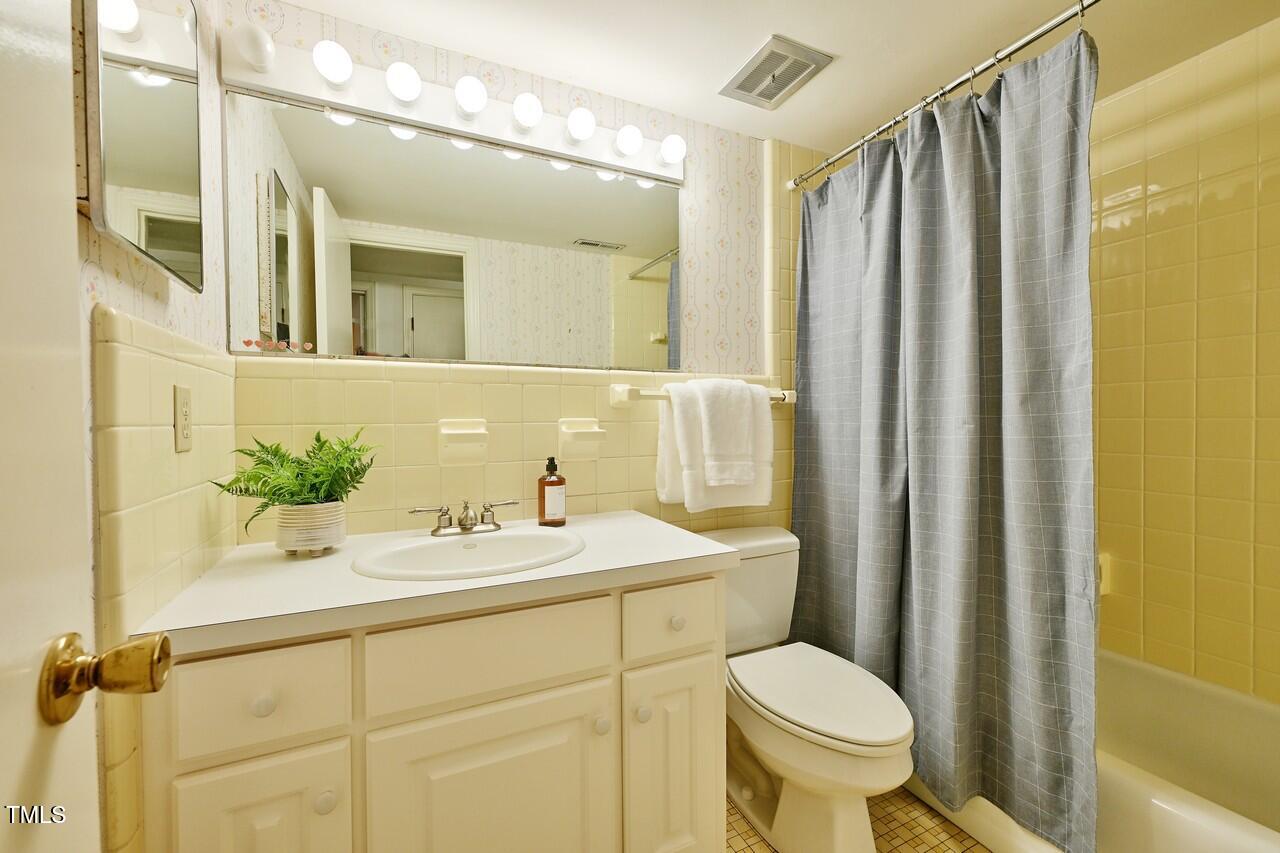 2422 Tryon Road Durham, NC 27705 - Photo 44 of 59 Tryon 2422_00034