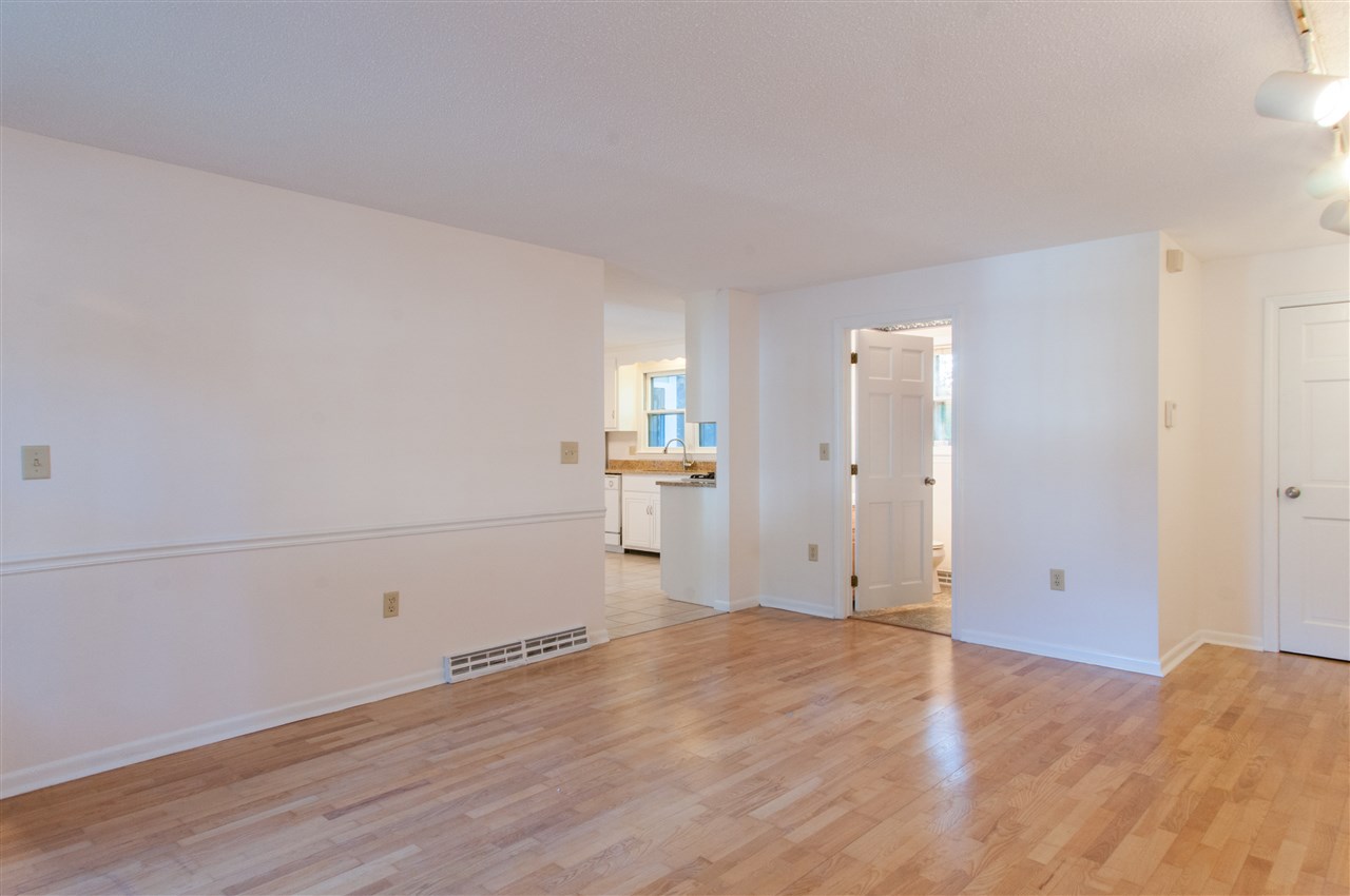 86 Peele Road Nashua, NH 03062 - Photo 12 of 33