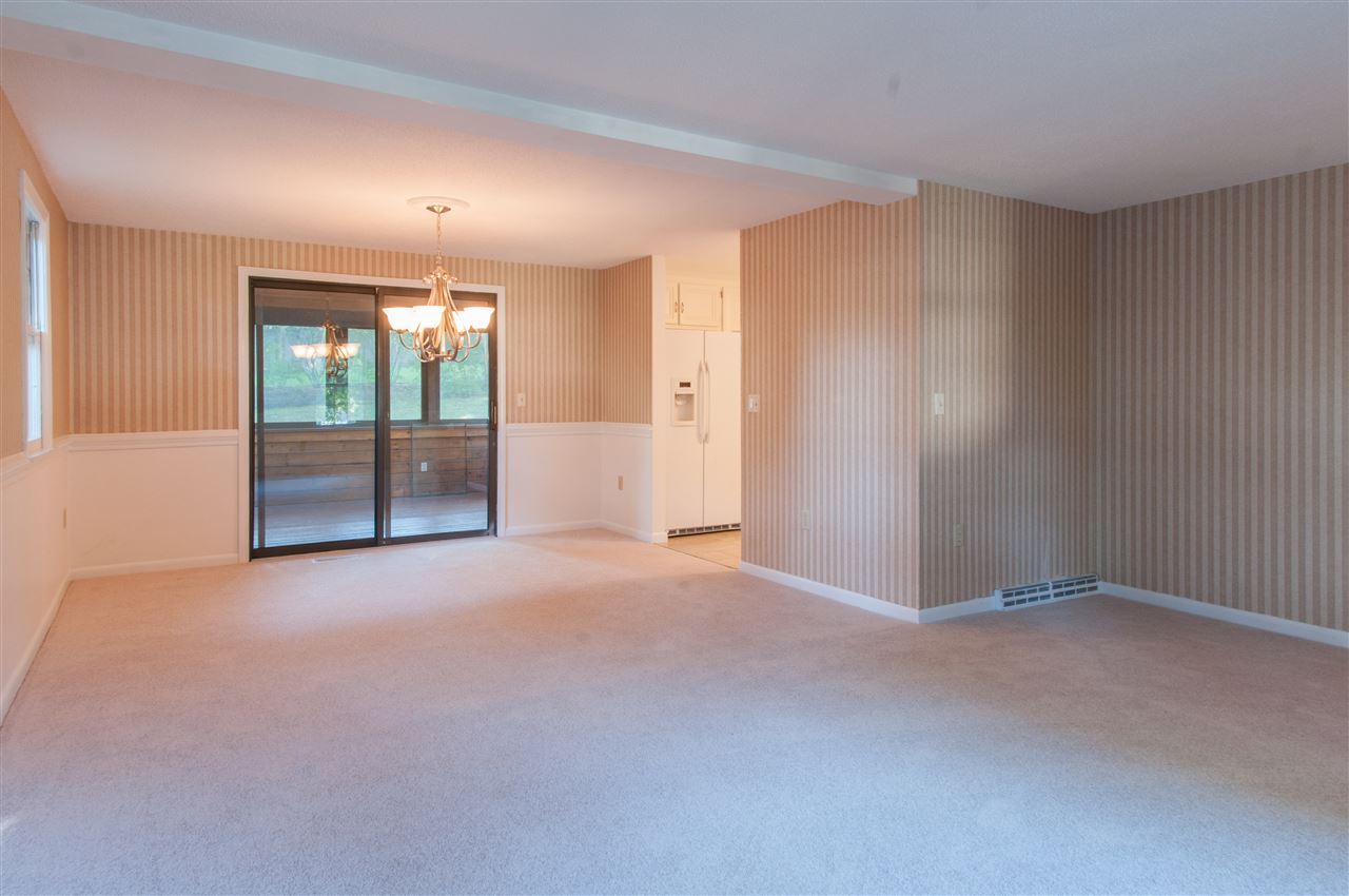 86 Peele Road Nashua, NH 03062 - Photo 13 of 33