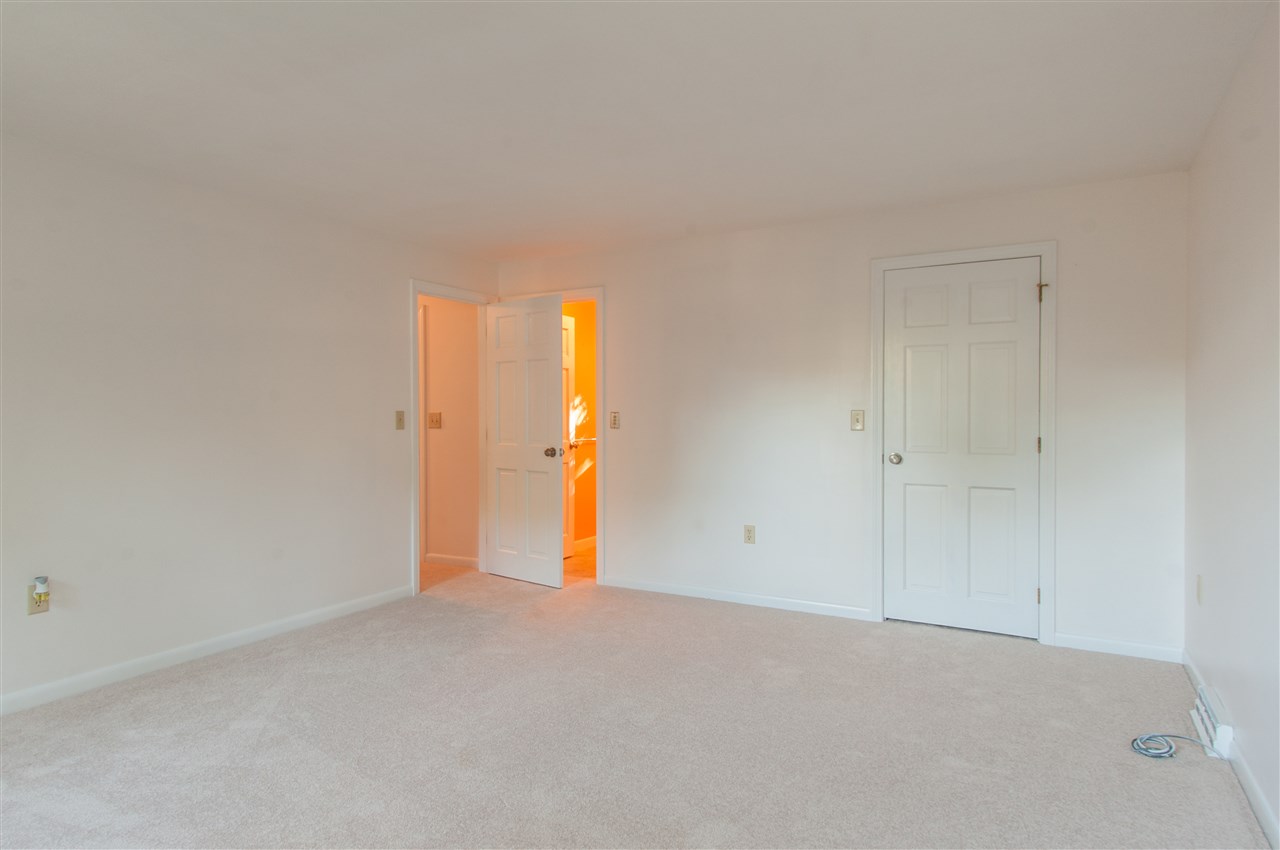 86 Peele Road Nashua, NH 03062 - Photo 18 of 33