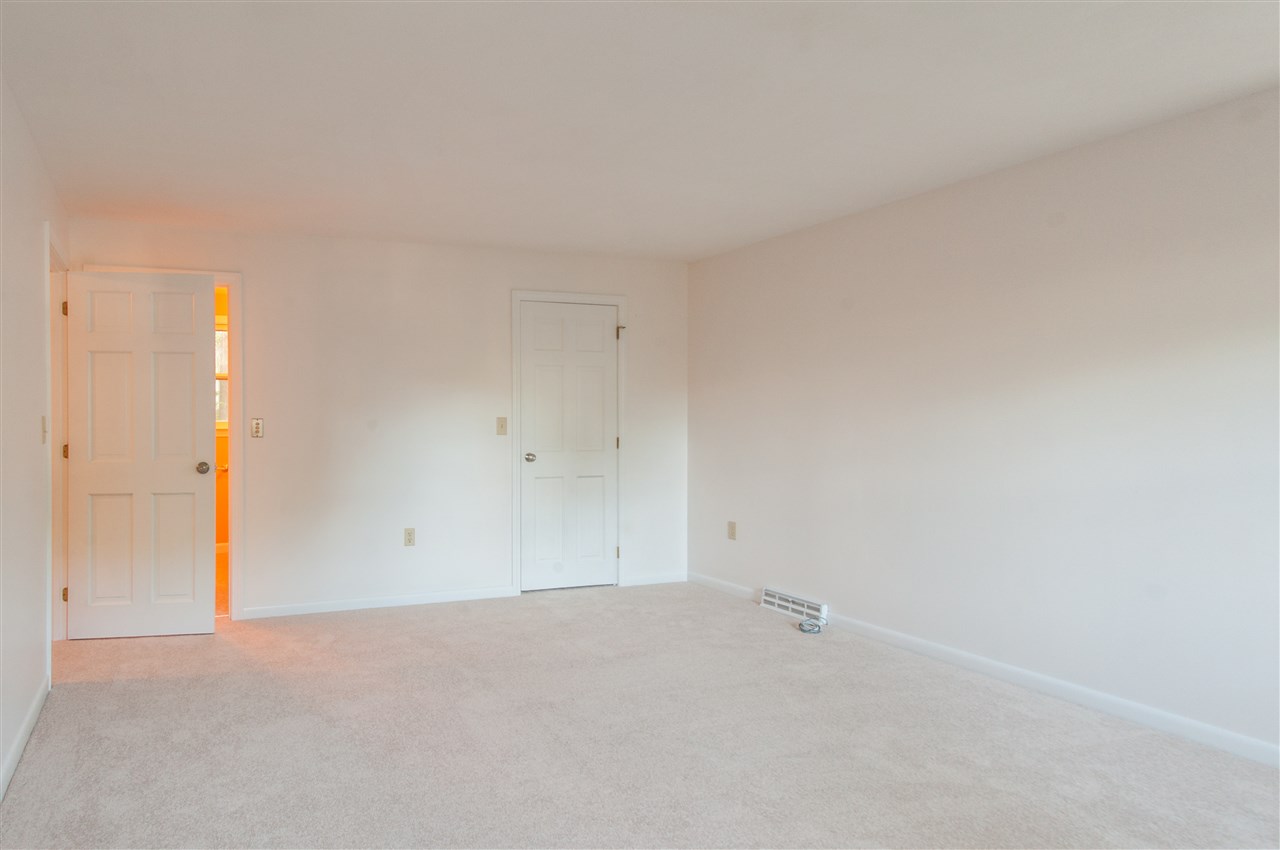 86 Peele Road Nashua, NH 03062 - Photo 19 of 33