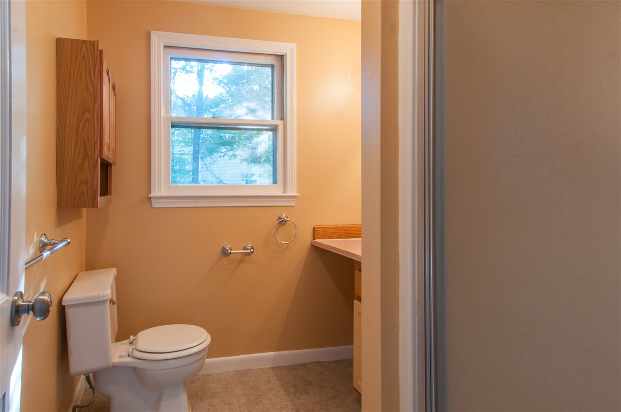 86 Peele Road Nashua, NH 03062 - Photo 20 of 33