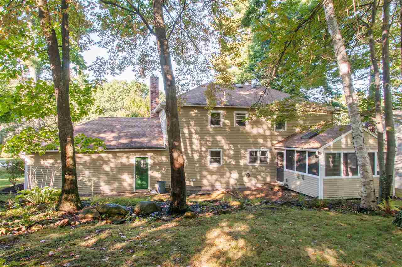 86 Peele Road Nashua, NH 03062 - Photo 3 of 33