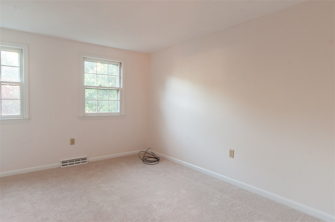 86 Peele Road Nashua, NH 03062 - Photo 22 of 33
