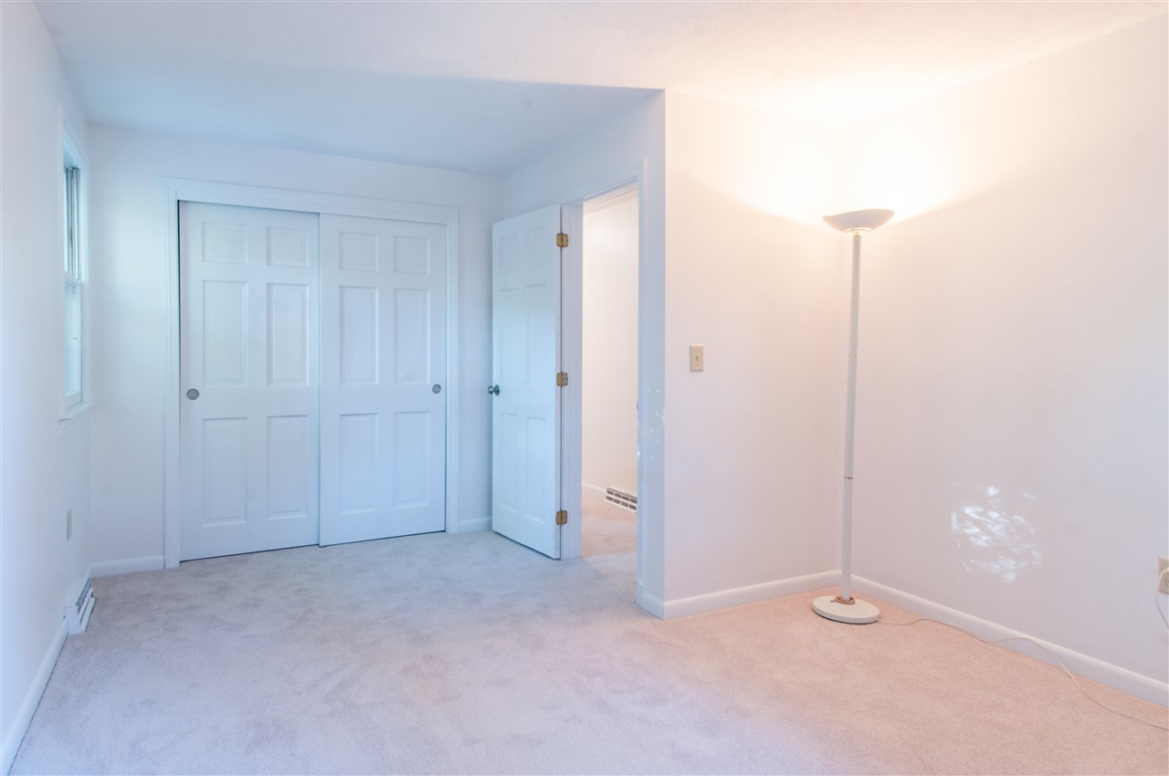 86 Peele Road Nashua, NH 03062 - Photo 27 of 33