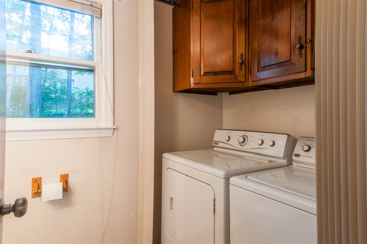 86 Peele Road Nashua, NH 03062 - Photo 9 of 33