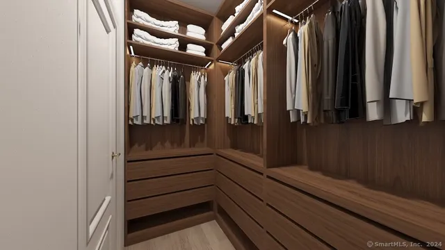 $950,000 | 152 Beach Avenue, Milford, CT 06460