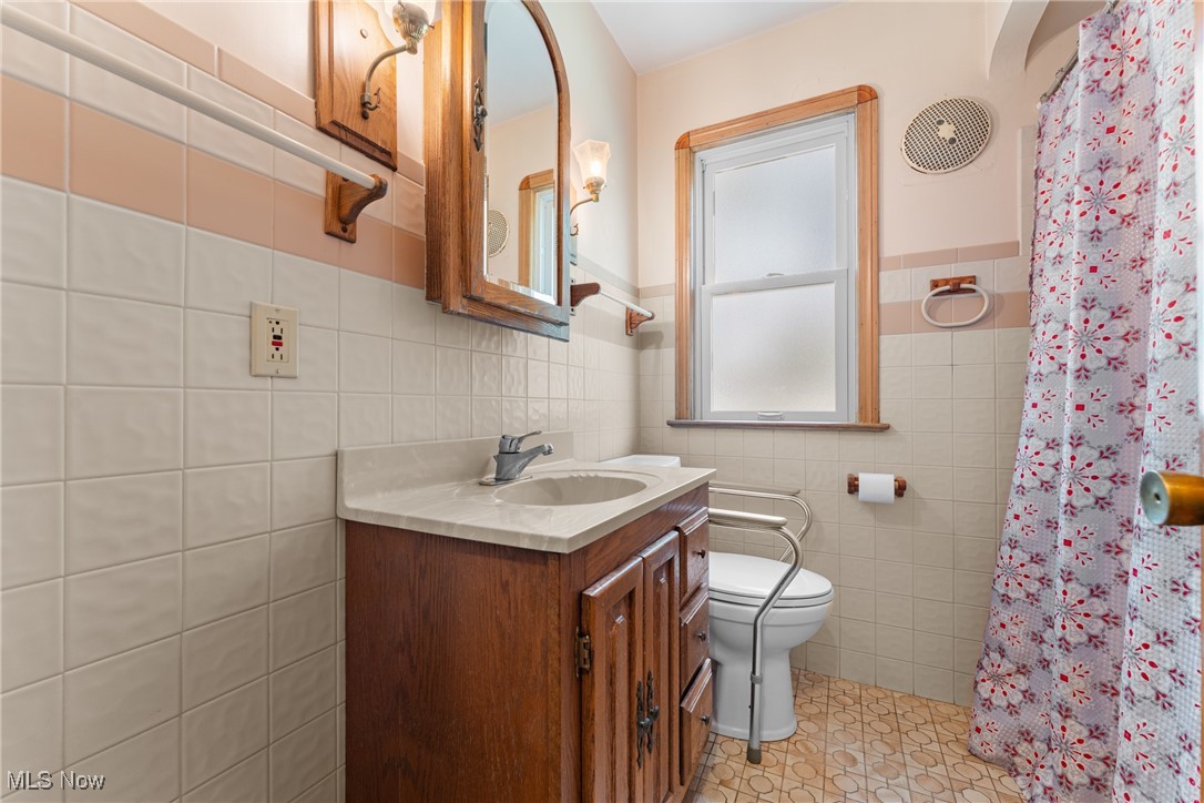 5860 Pearl Road Cleveland, OH 44130 - Photo 19 of 47