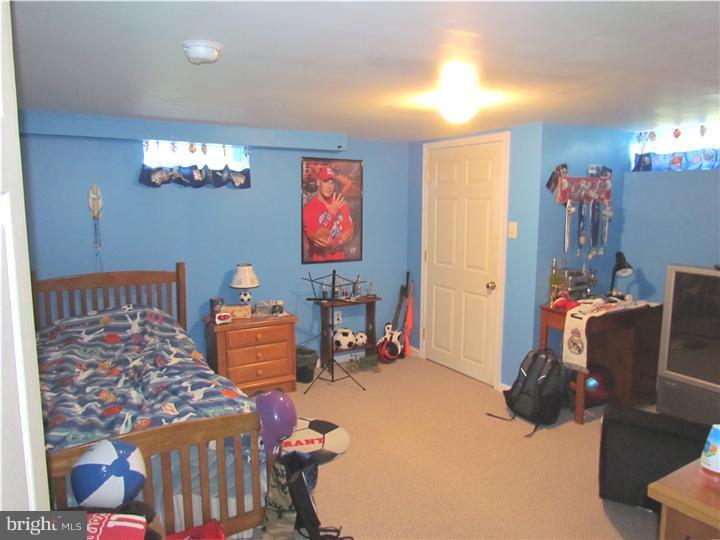 53 Rose Virginia Road Oley, PA 19547 - Photo 9 of 11 Family Room