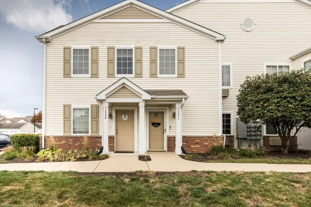 $190,000 | 124 Bertram Drive, Unit L, Yorkville, IL 60560
