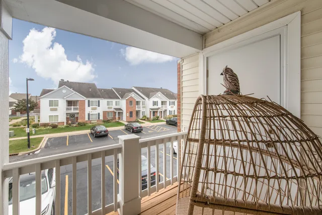 $190,000 | 124 Bertram Drive, Unit L, Yorkville, IL 60560