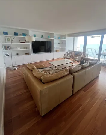 $12,000 | 881 Ocean Drive, Unit 18B, Key Biscayne, FL 33149
