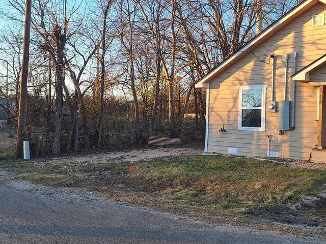 $1,400 | 240 West Marshall Avenue, Cooper, TX 75432