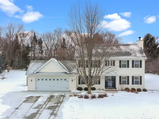 $539,900 | 7970 Summit Drive, Delavan, WI 53115