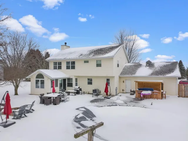 $539,900 | 7970 Summit Drive, Delavan, WI 53115