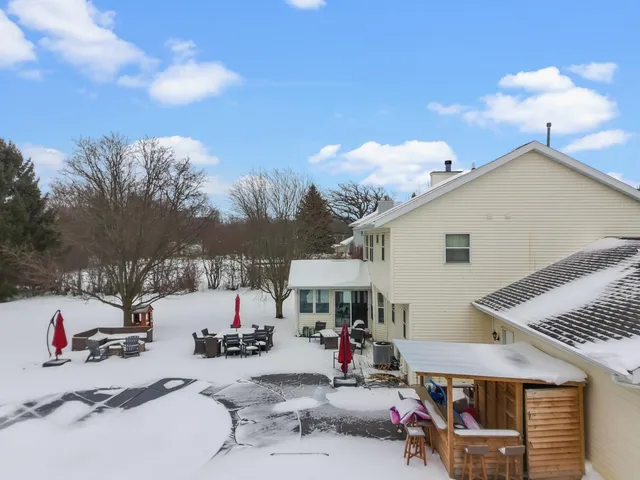 $539,900 | 7970 Summit Drive, Delavan, WI 53115